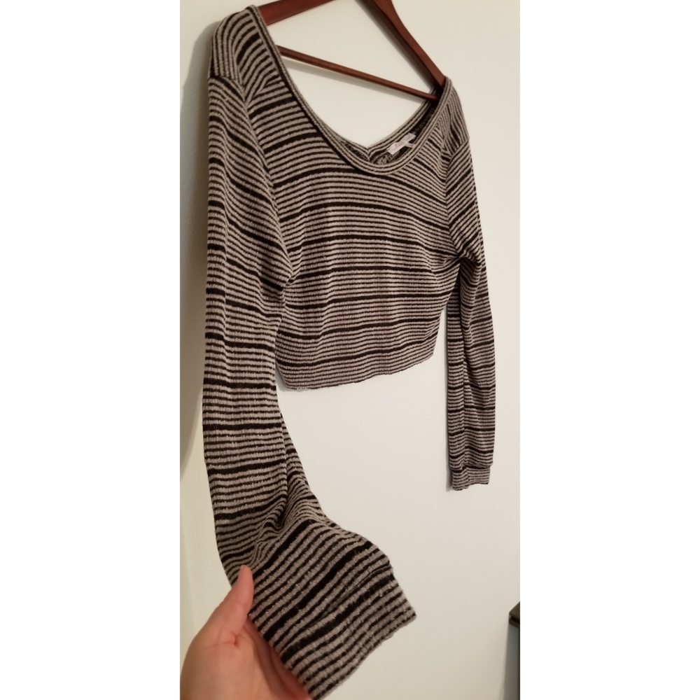 ❤PICK 3/$15❤Willow & Root Super Crop Top, Long Sleeve, Knit, Size Large